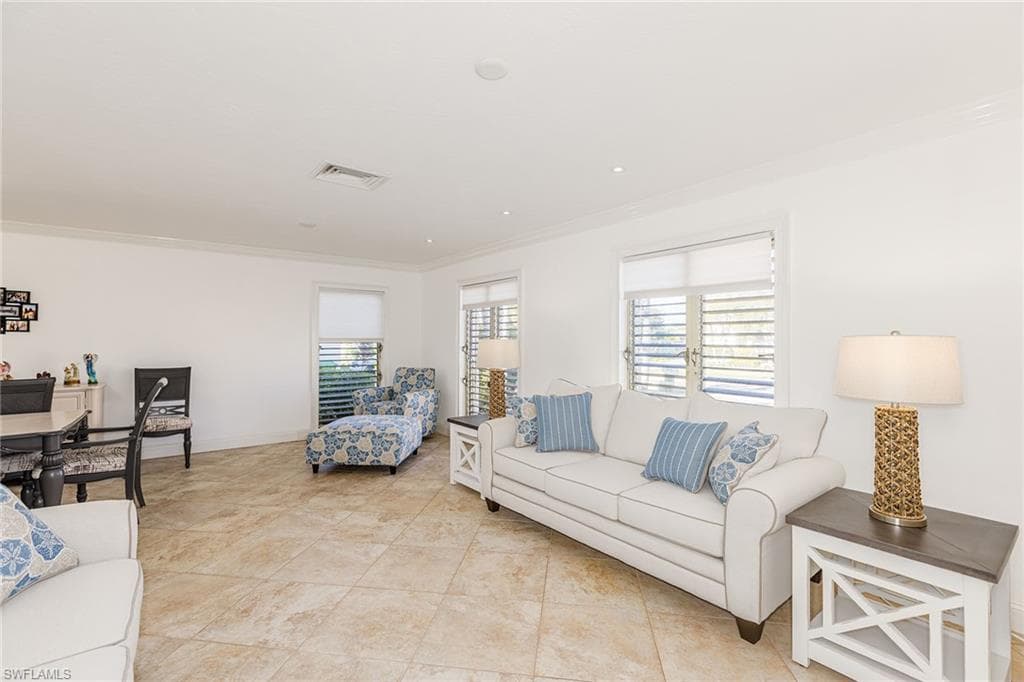 828 Barfield Dr, Marco Island, FL 34145-4
