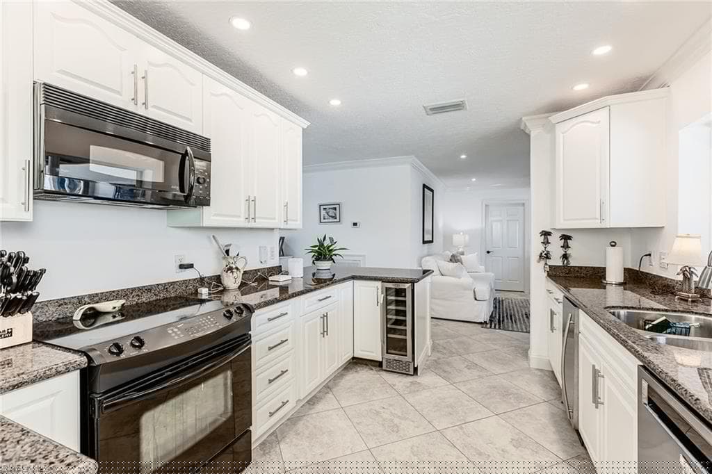 828 Barfield Dr, Marco Island, FL 34145-7