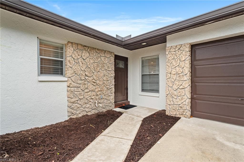 2226 Santiago Ave, Fort Myers, FL 33905-9
