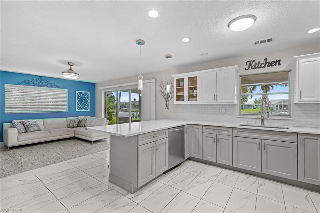 2226 Santiago Ave, Fort Myers, FL 33905-11
