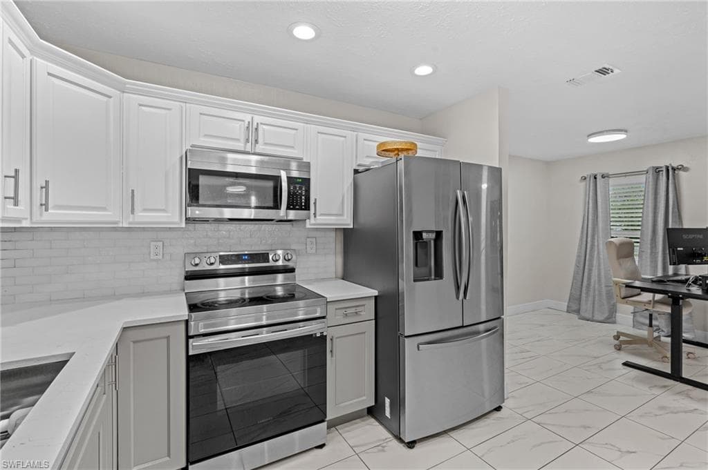 2226 Santiago Ave, Fort Myers, FL 33905-17