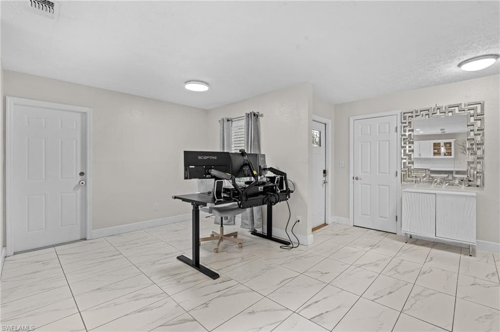2226 Santiago Ave, Fort Myers, FL 33905-19