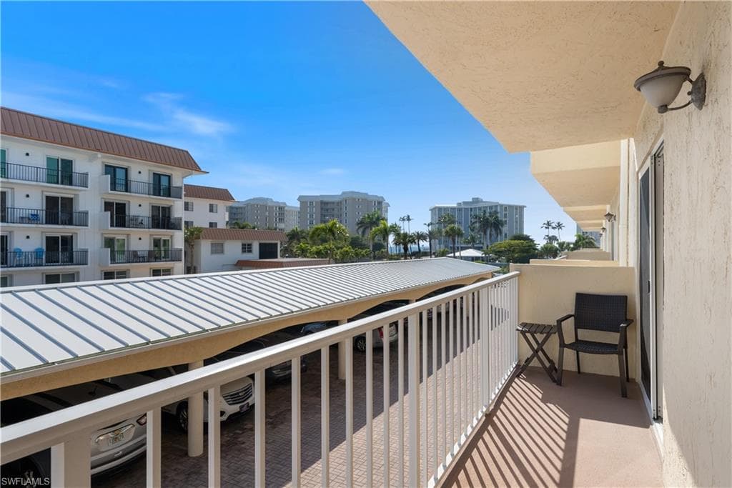 3000 Gulf Shore Blvd N 215, Naples, FL 34103-32