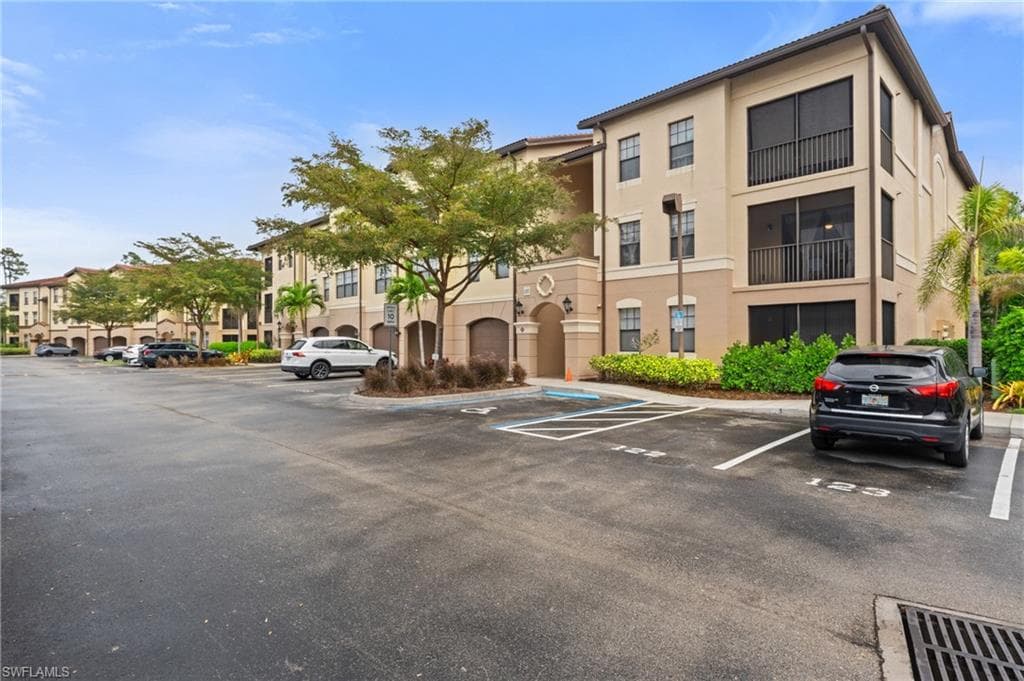 12965 Positano Cir 304, Naples, FL 34105-1
