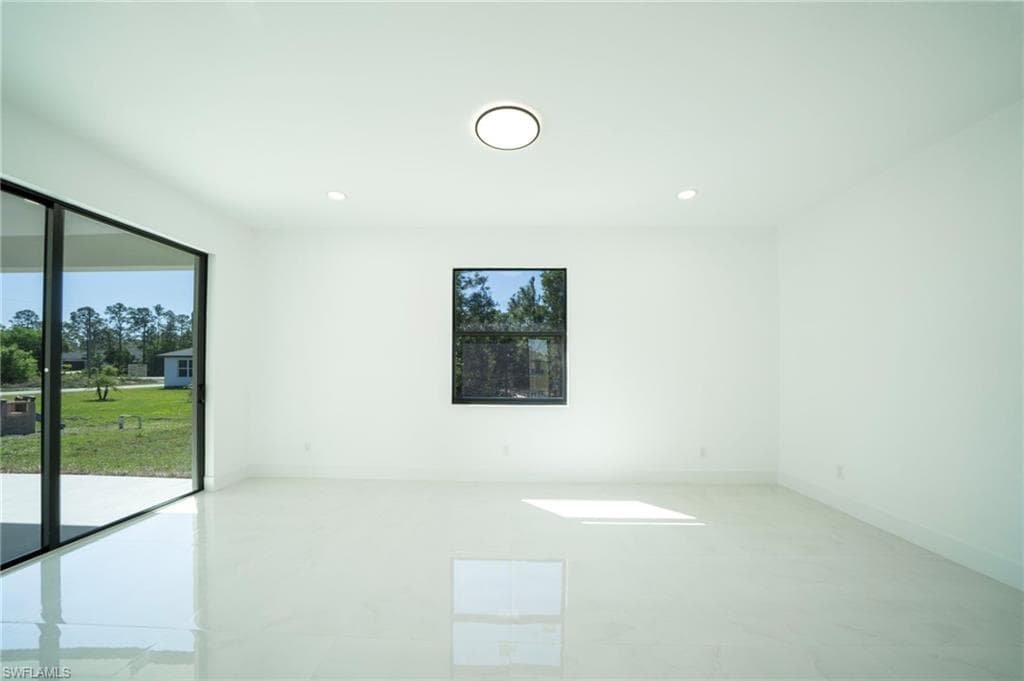 3003 52nd St W, Lehigh Acres, FL 33971-31