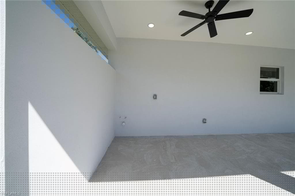 3005 52nd St W, Lehigh Acres, FL 33971-31