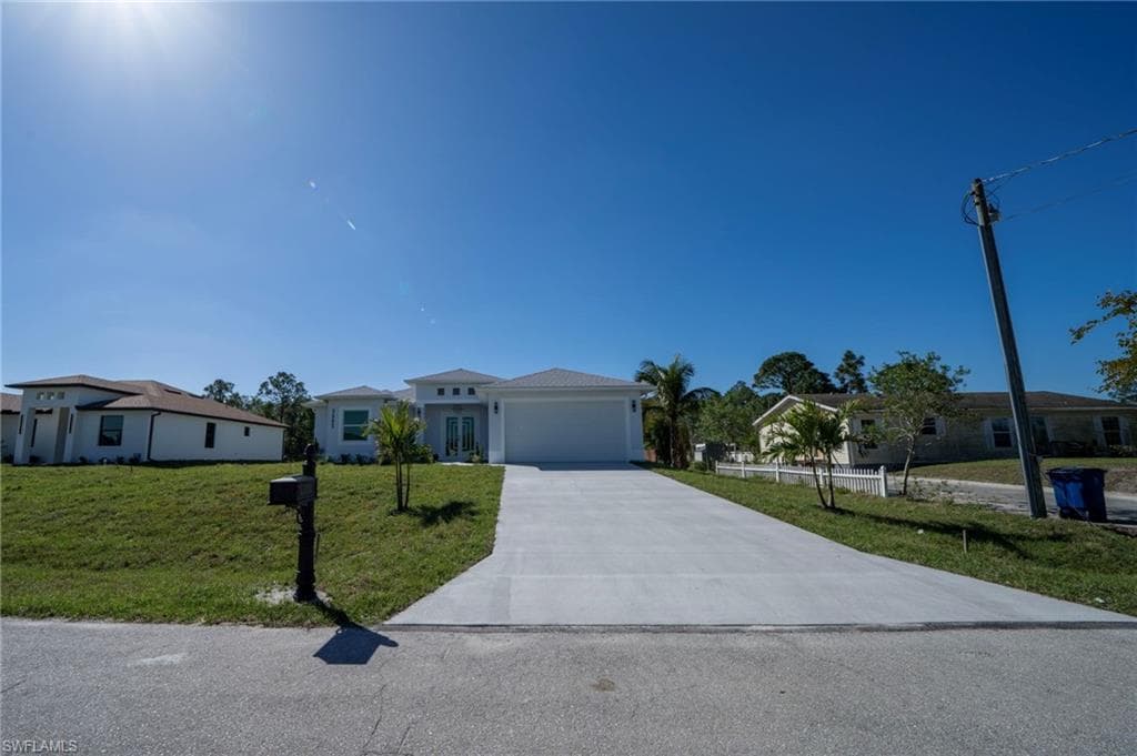 3005 52nd St W, Lehigh Acres, FL 33971-3