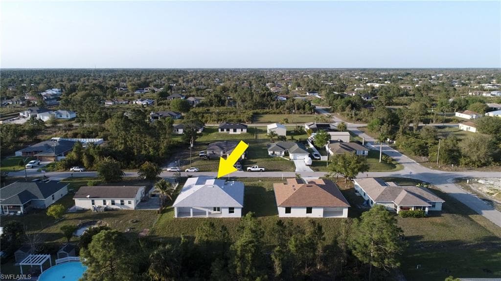 3005 52nd St W, Lehigh Acres, FL 33971-39