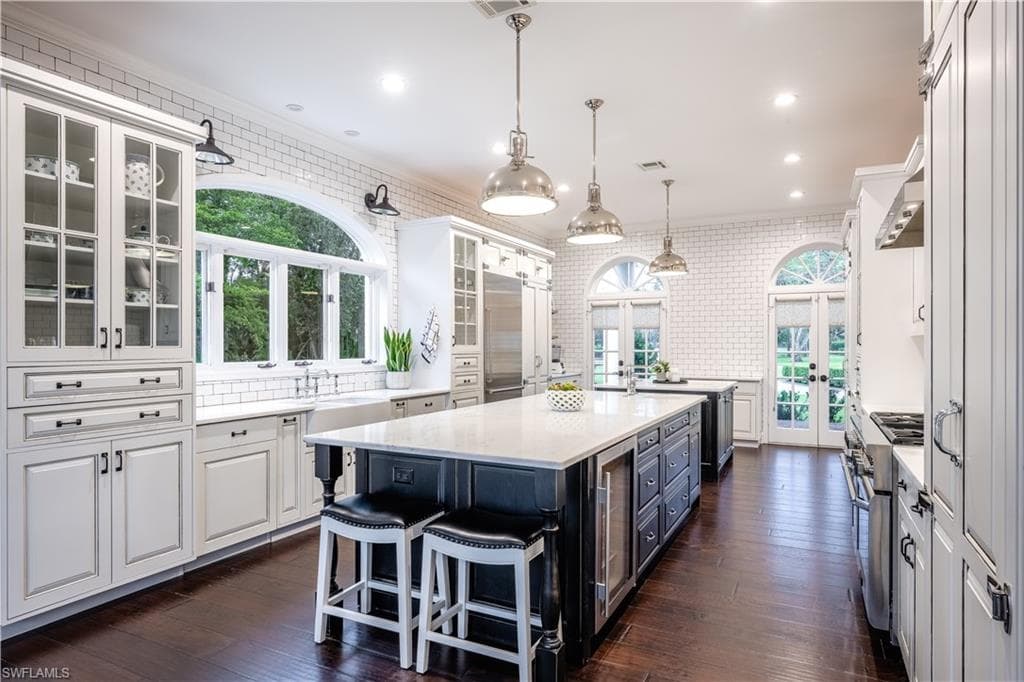 13189 Valewood Dr, Naples, FL 34119-10