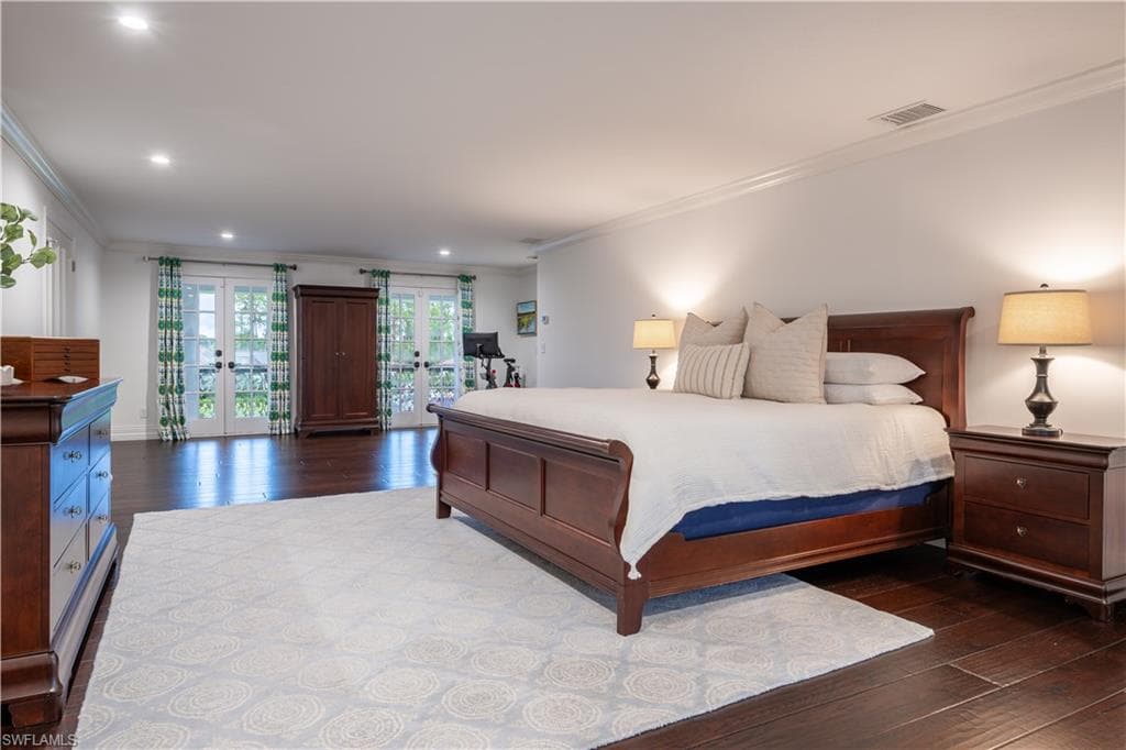 13189 Valewood Dr, Naples, FL 34119-24