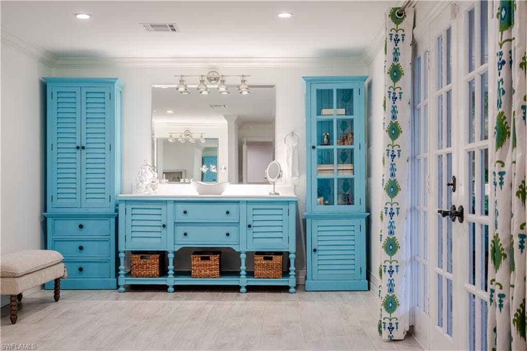 13189 Valewood Dr, Naples, FL 34119-26