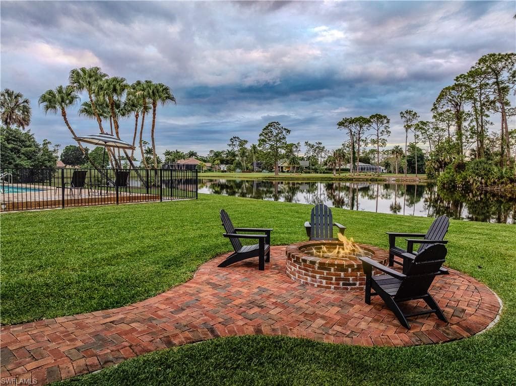 13189 Valewood Dr, Naples, FL 34119-45