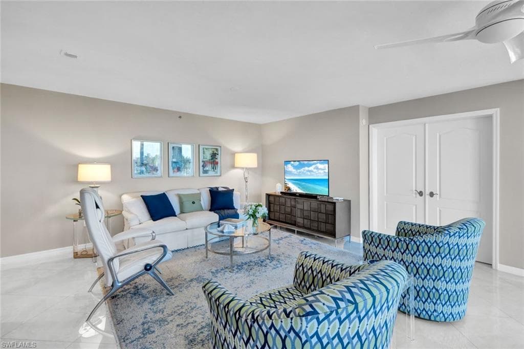 6585 Nicholas Blvd 404, Naples, FL 34108-11