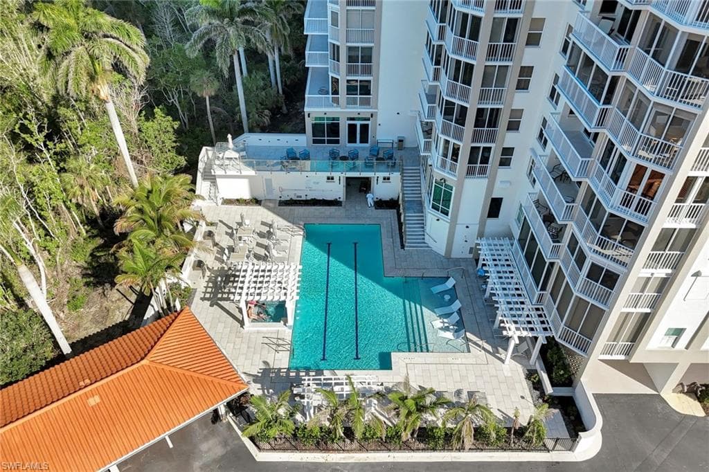 6585 Nicholas Blvd 404, Naples, FL 34108-27