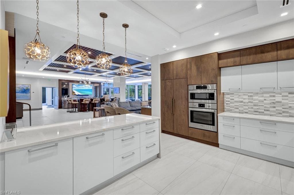 6585 Nicholas Blvd 404, Naples, FL 34108-30