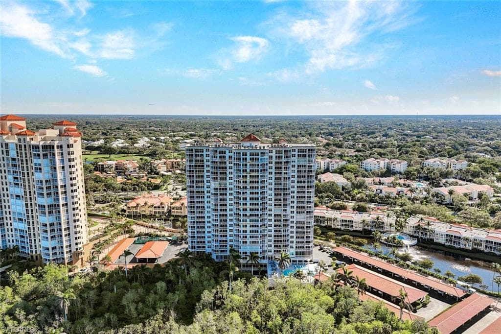 6585 Nicholas Blvd 404, Naples, FL 34108-37