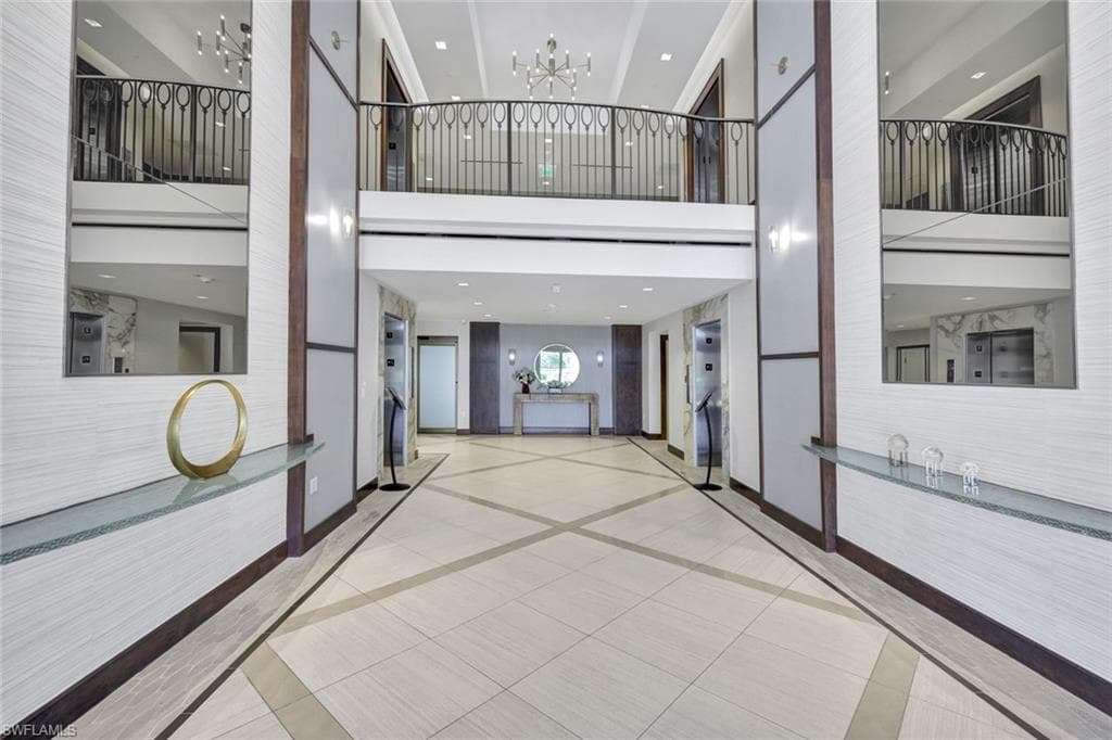 6585 Nicholas Blvd 404, Naples, FL 34108-38