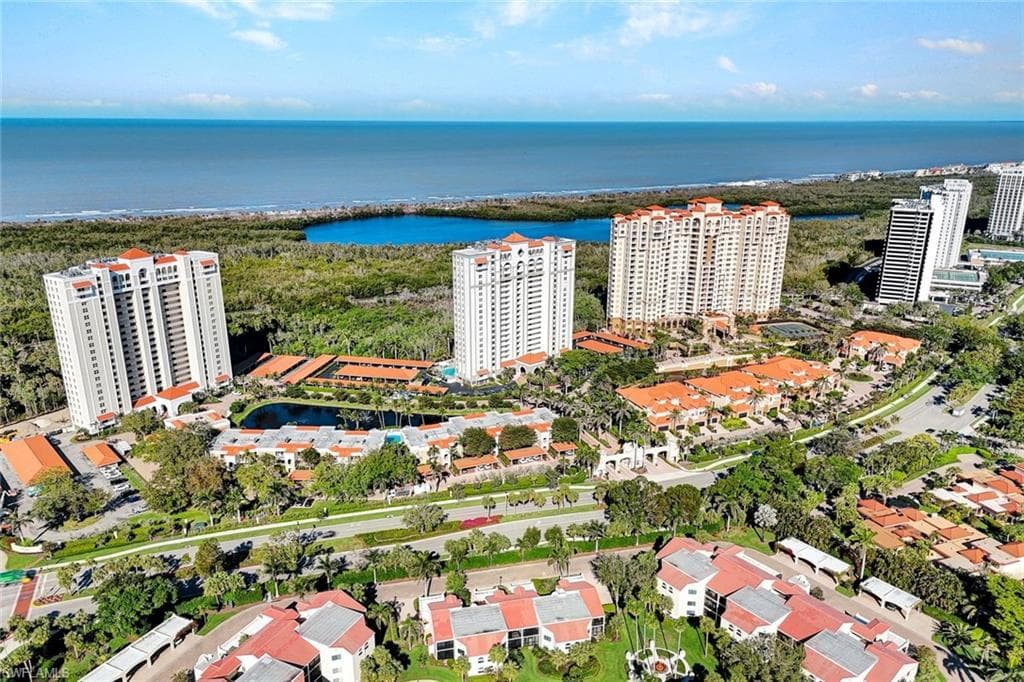 6585 Nicholas Blvd 404, Naples, FL 34108-39