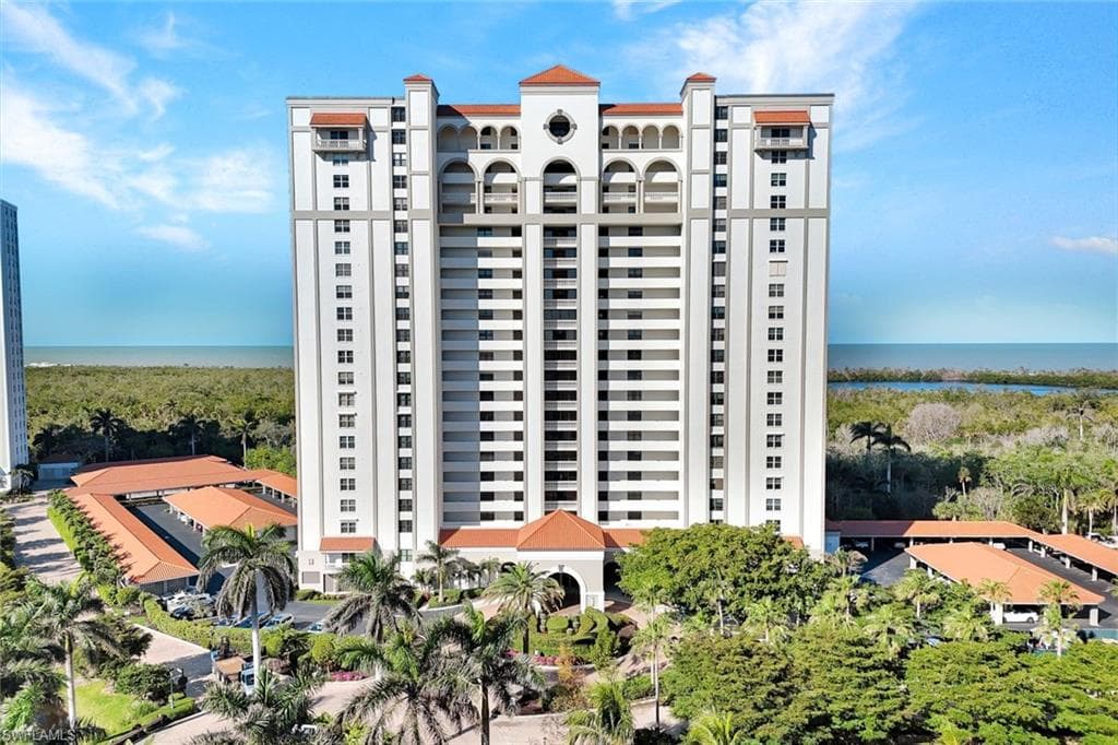 6585 Nicholas Blvd 404, Naples, FL 34108-42