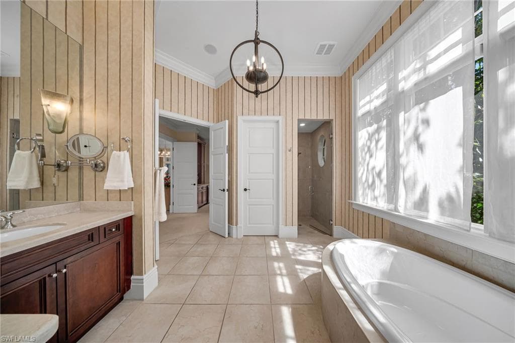 1580 Marsh Wren Ln, Naples, FL 34105-19