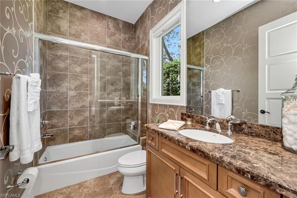 1580 Marsh Wren Ln, Naples, FL 34105-23