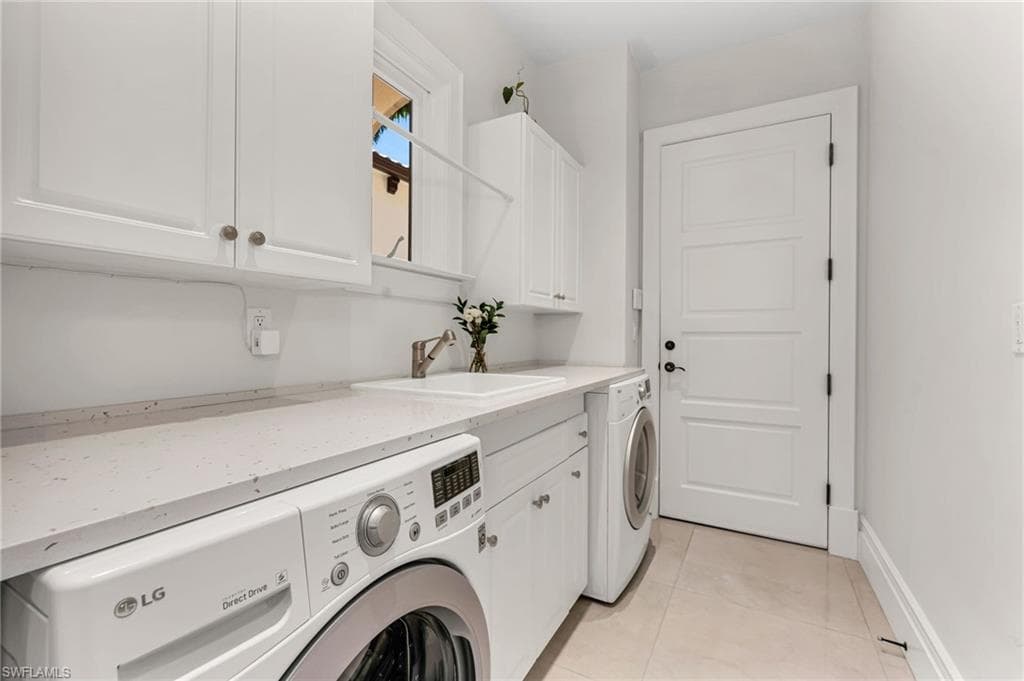 1580 Marsh Wren Ln, Naples, FL 34105-31