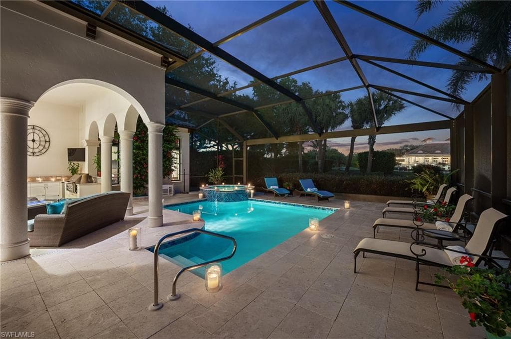 1580 Marsh Wren Ln, Naples, FL 34105-39