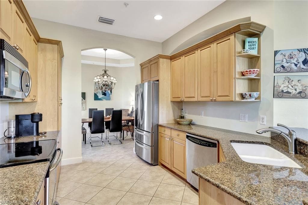 8735 Coastline Ct 202, Naples, FL 34120-16