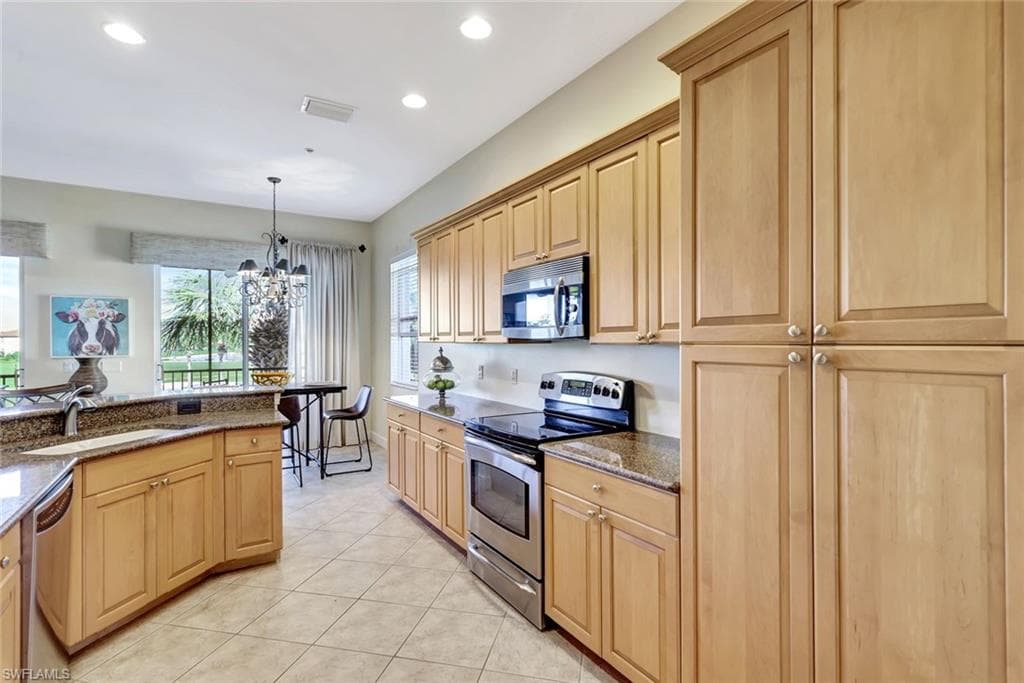 8735 Coastline Ct 202, Naples, FL 34120-18