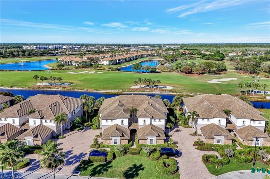 8735 Coastline Ct 202, Naples, FL 34120-2