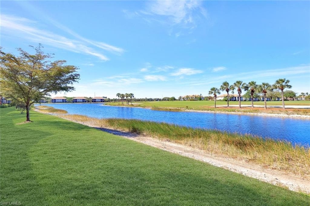 8735 Coastline Ct 202, Naples, FL 34120-33