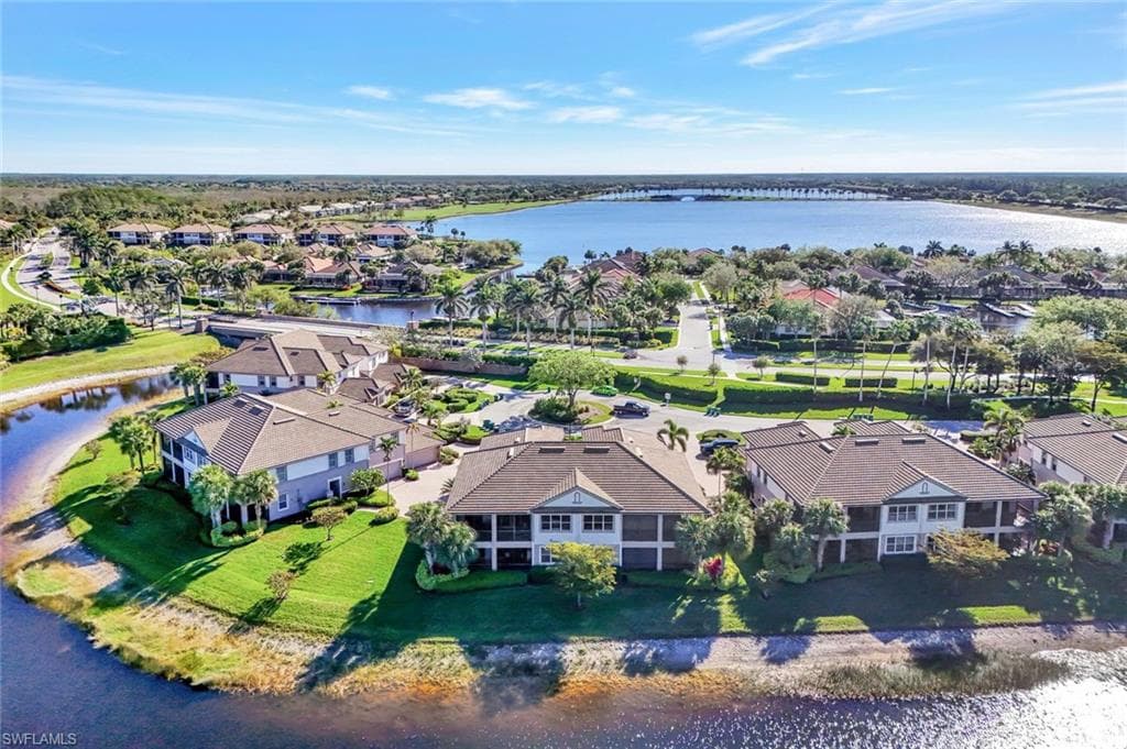 8735 Coastline Ct 202, Naples, FL 34120-4
