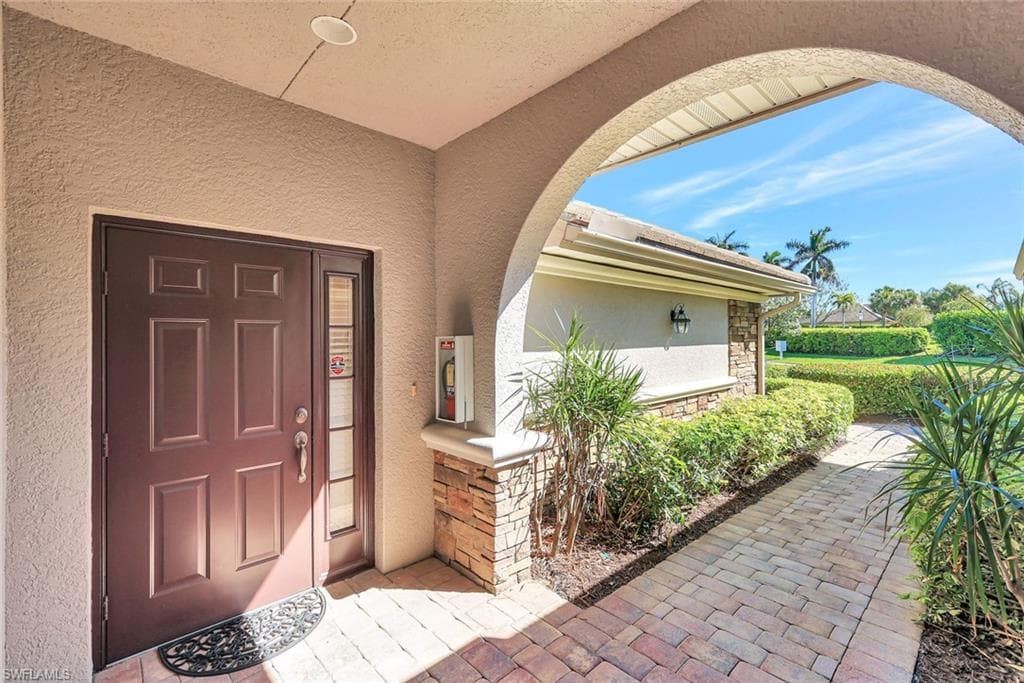 8735 Coastline Ct 202, Naples, FL 34120-6