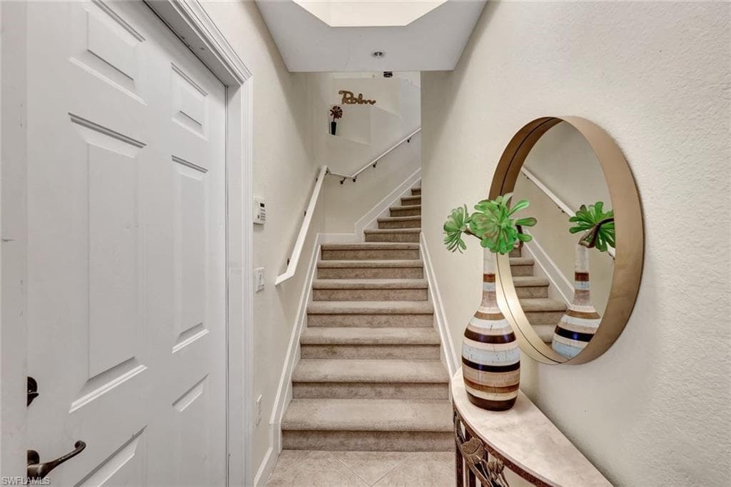 8735 Coastline Ct 202, Naples, FL 34120-7