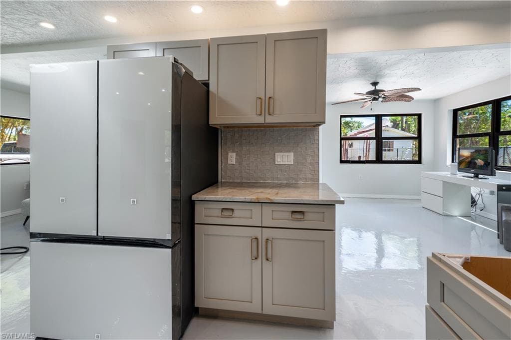 2230 Harbor Rd, Naples, FL 34104-8