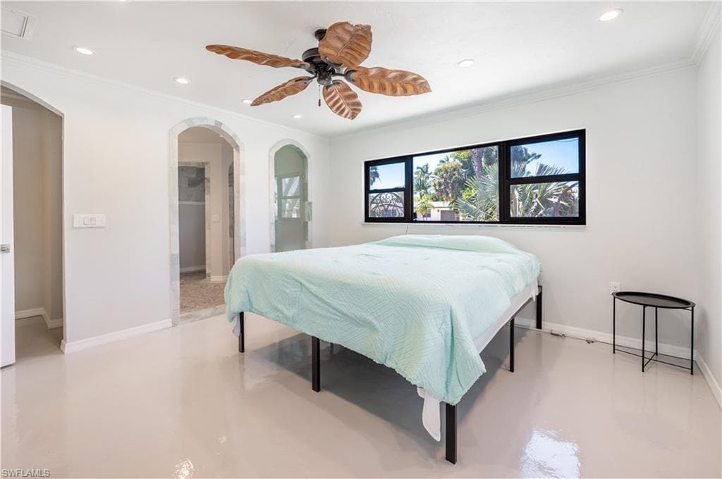 2230 Harbor Rd, Naples, FL 34104-15