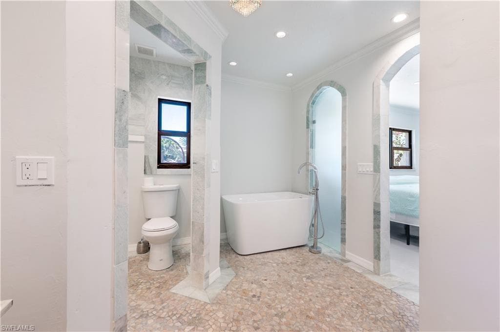 2230 Harbor Rd, Naples, FL 34104-19