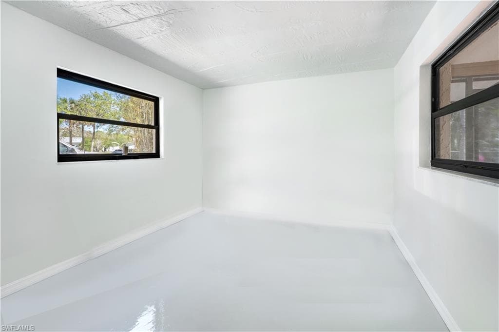 2230 Harbor Rd, Naples, FL 34104-21