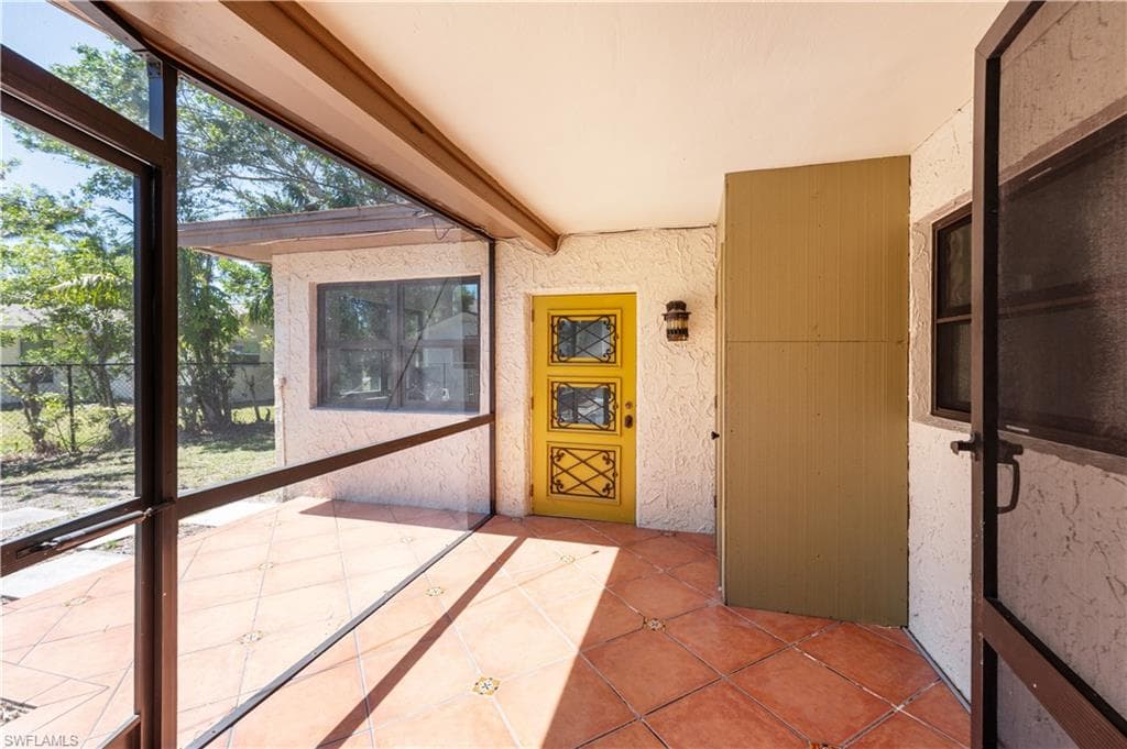 2230 Harbor Rd, Naples, FL 34104-25