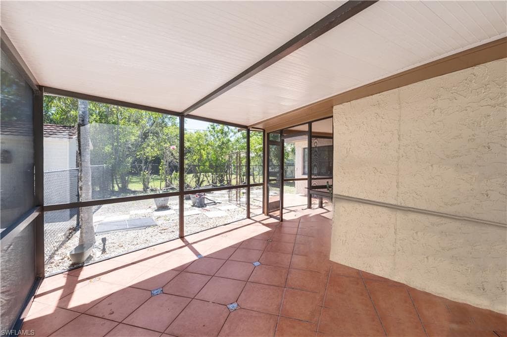 2230 Harbor Rd, Naples, FL 34104-26