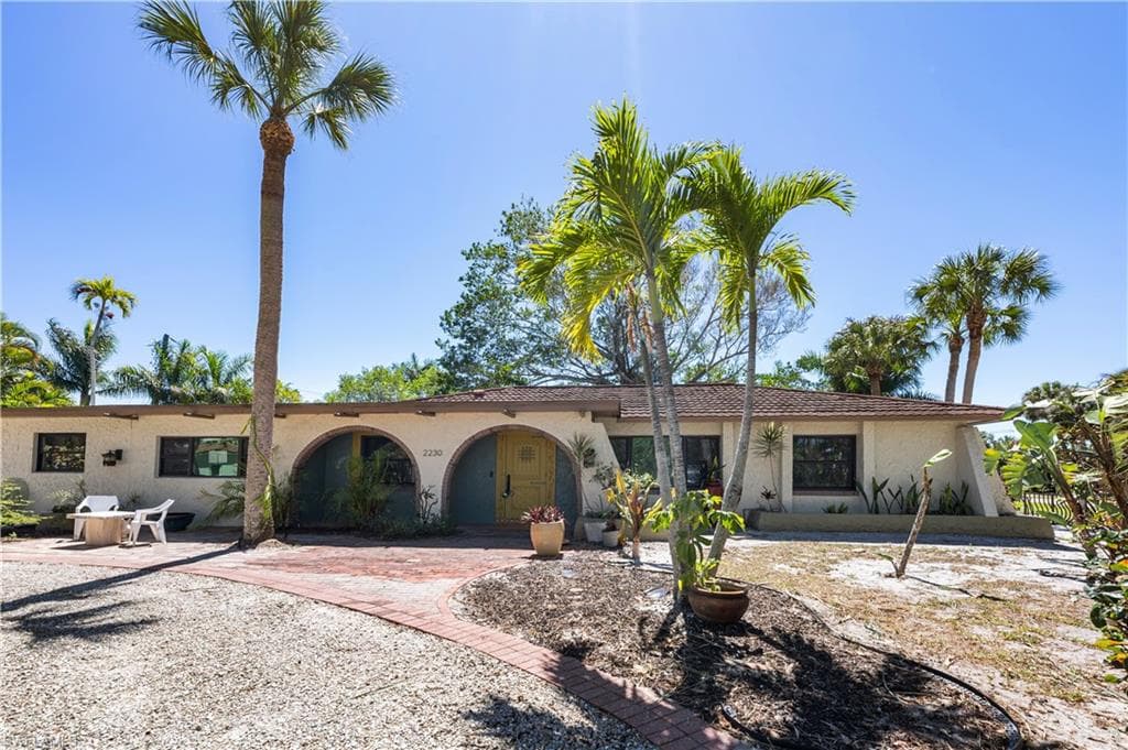 2230 Harbor Rd, Naples, FL 34104-2