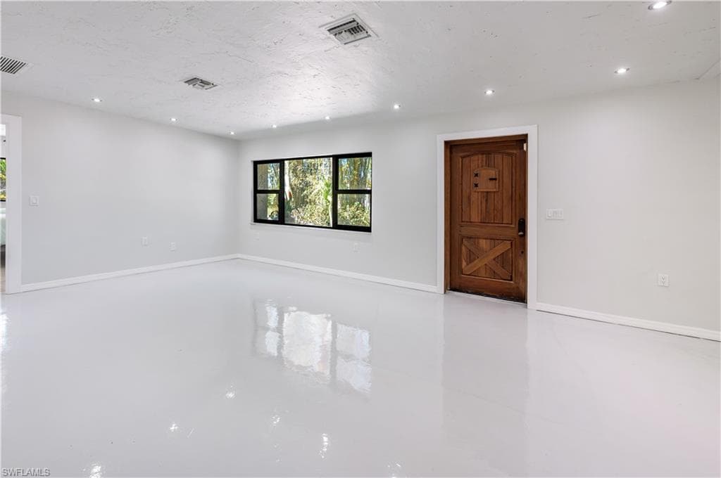 2230 Harbor Rd, Naples, FL 34104-4