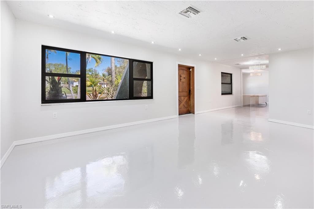2230 Harbor Rd, Naples, FL 34104-5