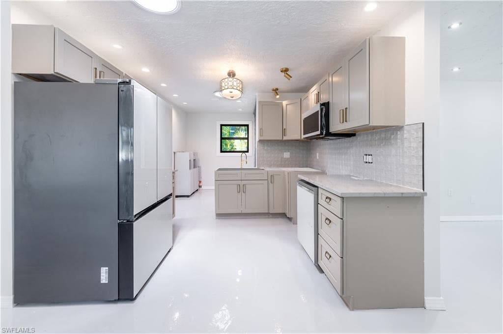 2230 Harbor Rd, Naples, FL 34104-6