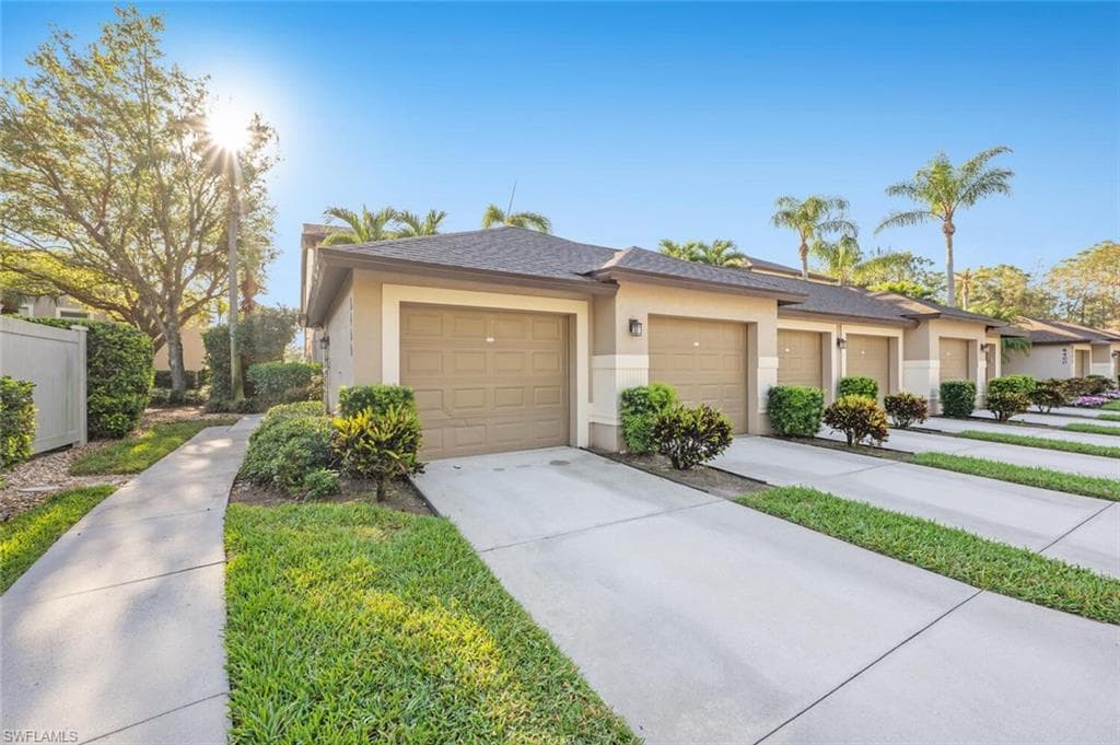 8400 Naples Heritage Dr 1511, Naples, FL 34112-35