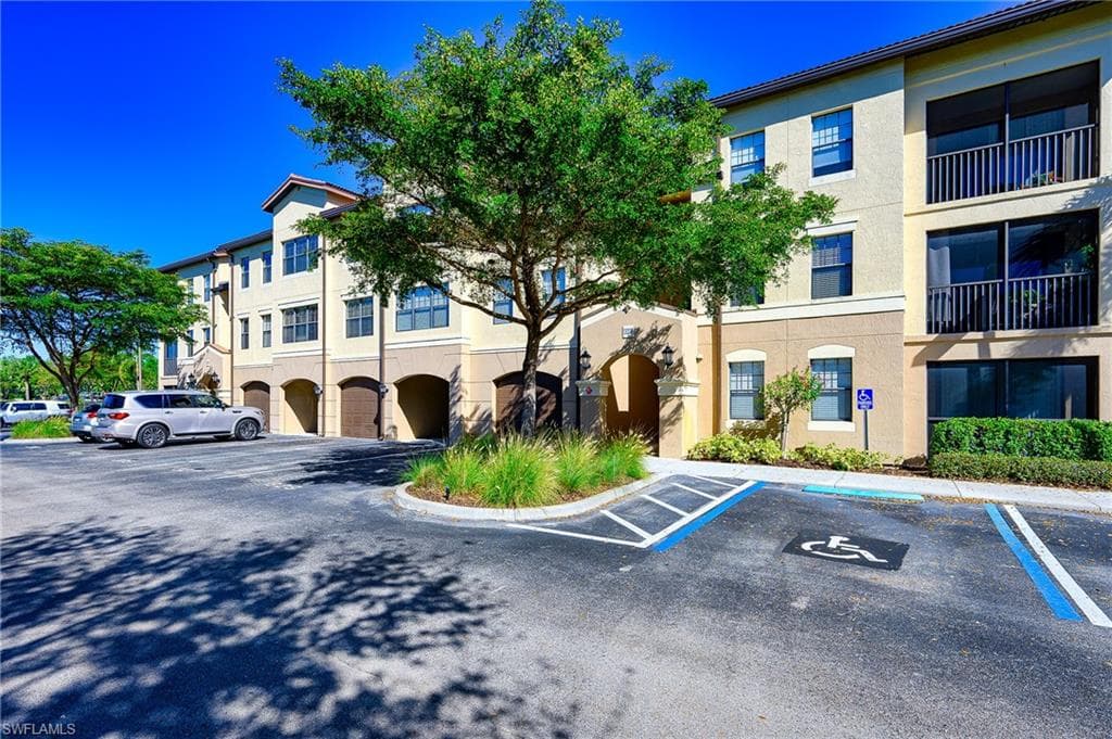 13000 Positano Cir 108, Naples, FL 34105-23