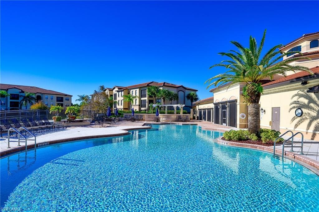 13000 Positano Cir 108, Naples, FL 34105-25