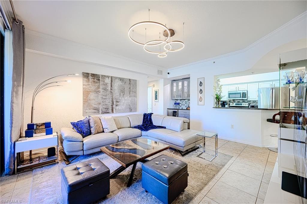 13000 Positano Cir 108, Naples, FL 34105-1