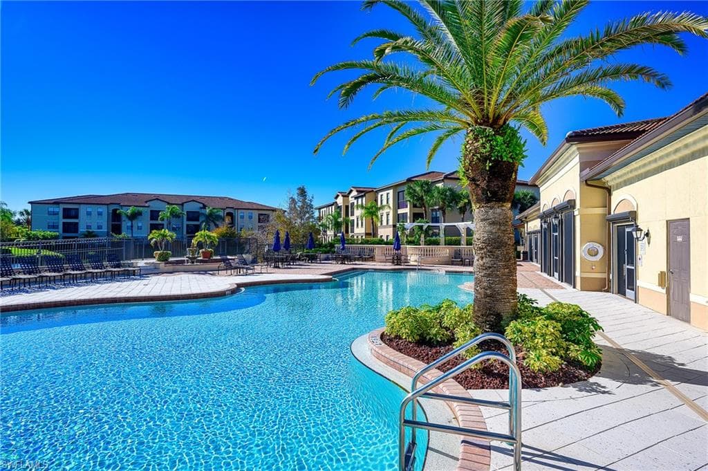 13000 Positano Cir 108, Naples, FL 34105-28