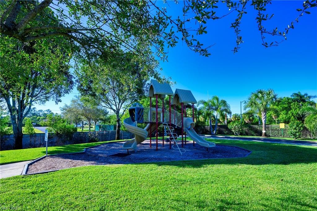 13000 Positano Cir 108, Naples, FL 34105-38